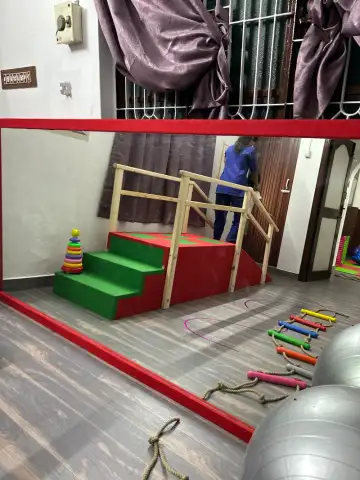 Visual therapy session for children at Star Tots